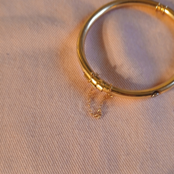 Classic 14k Gold Bangle Bracelet - Picture 4 of 5